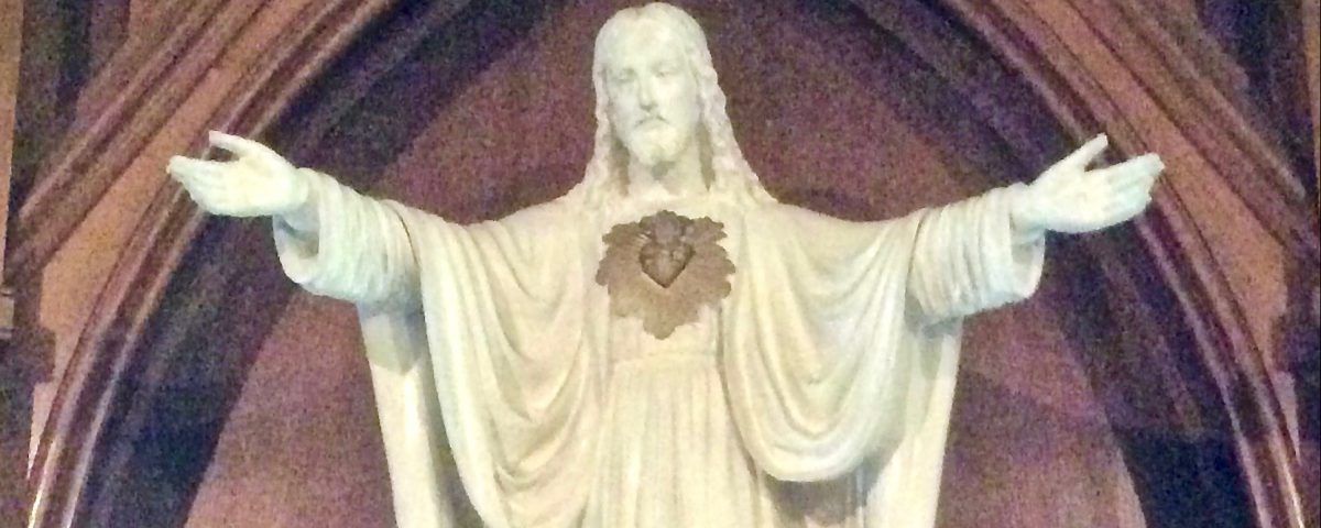 Sagrado Corazón de Jesús ubicado en la cripta de la Casa Madre